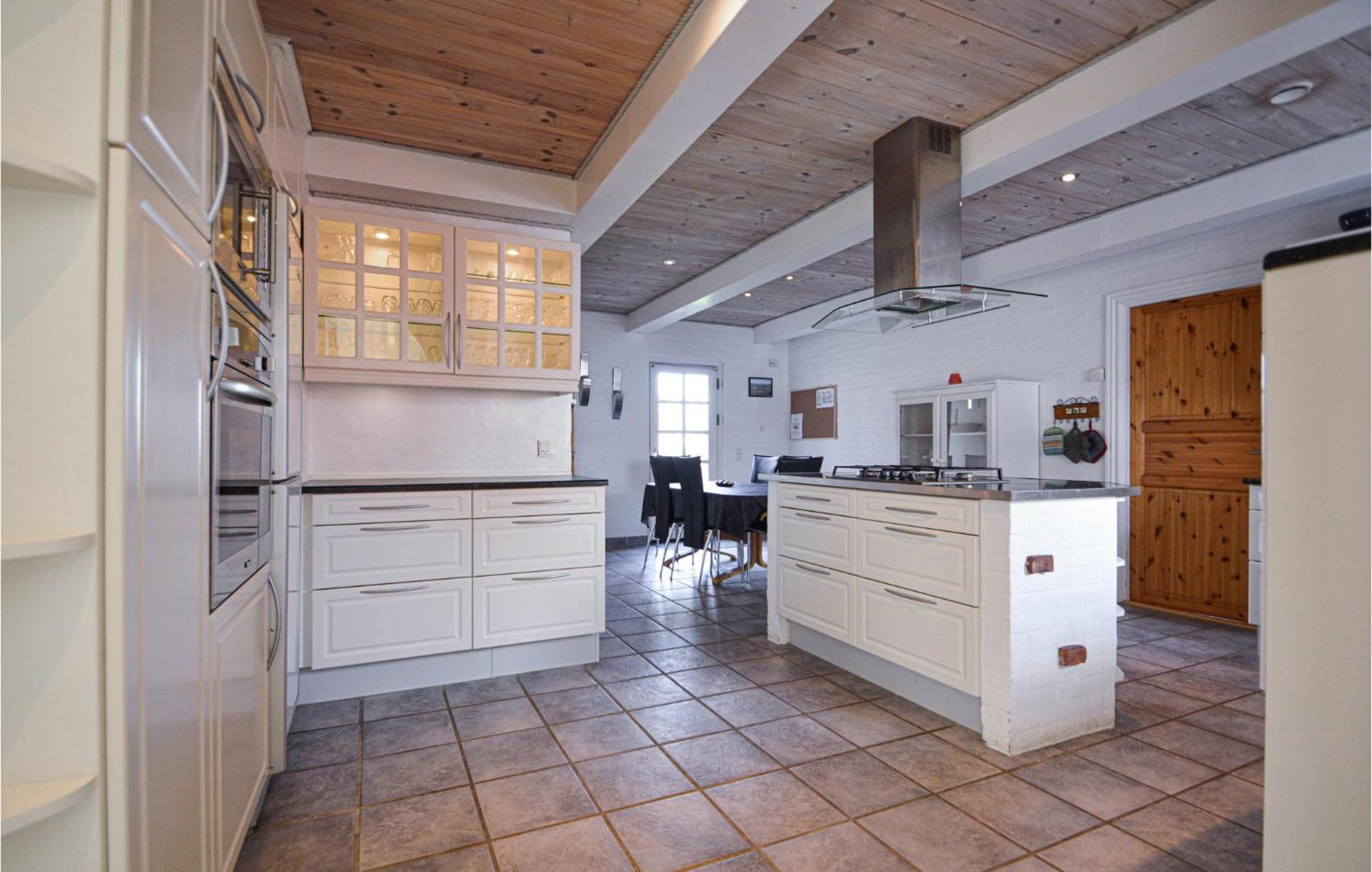 Awesome Home In Bredebro With Kitchen Ballum Экстерьер фото